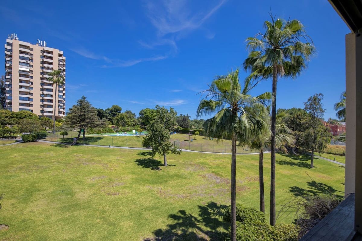 Apartment for sale in Nueva Andalucia - € 185,000 (Ref: 9080819)