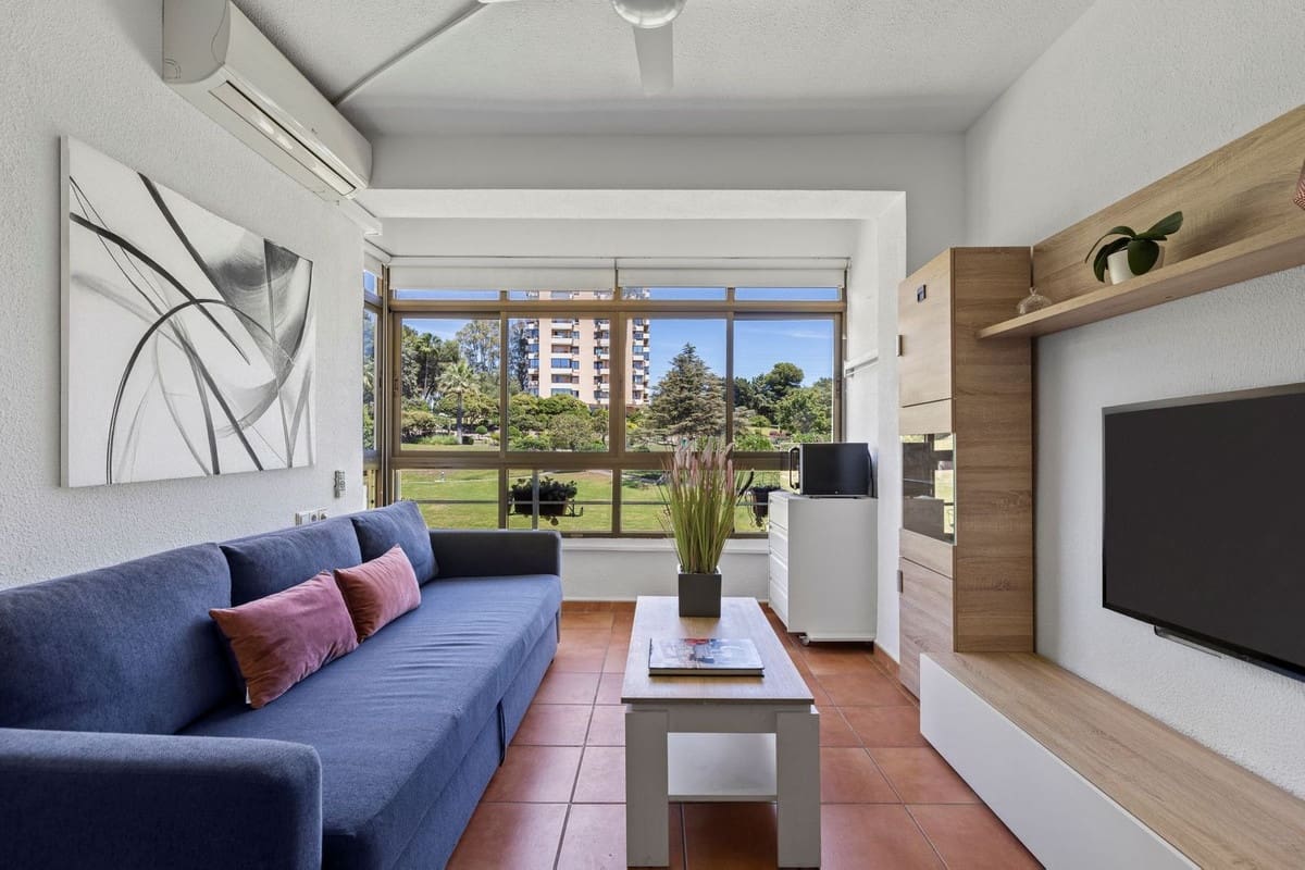 Apartment for sale in Nueva Andalucia - € 185,000 (Ref: 9080819)