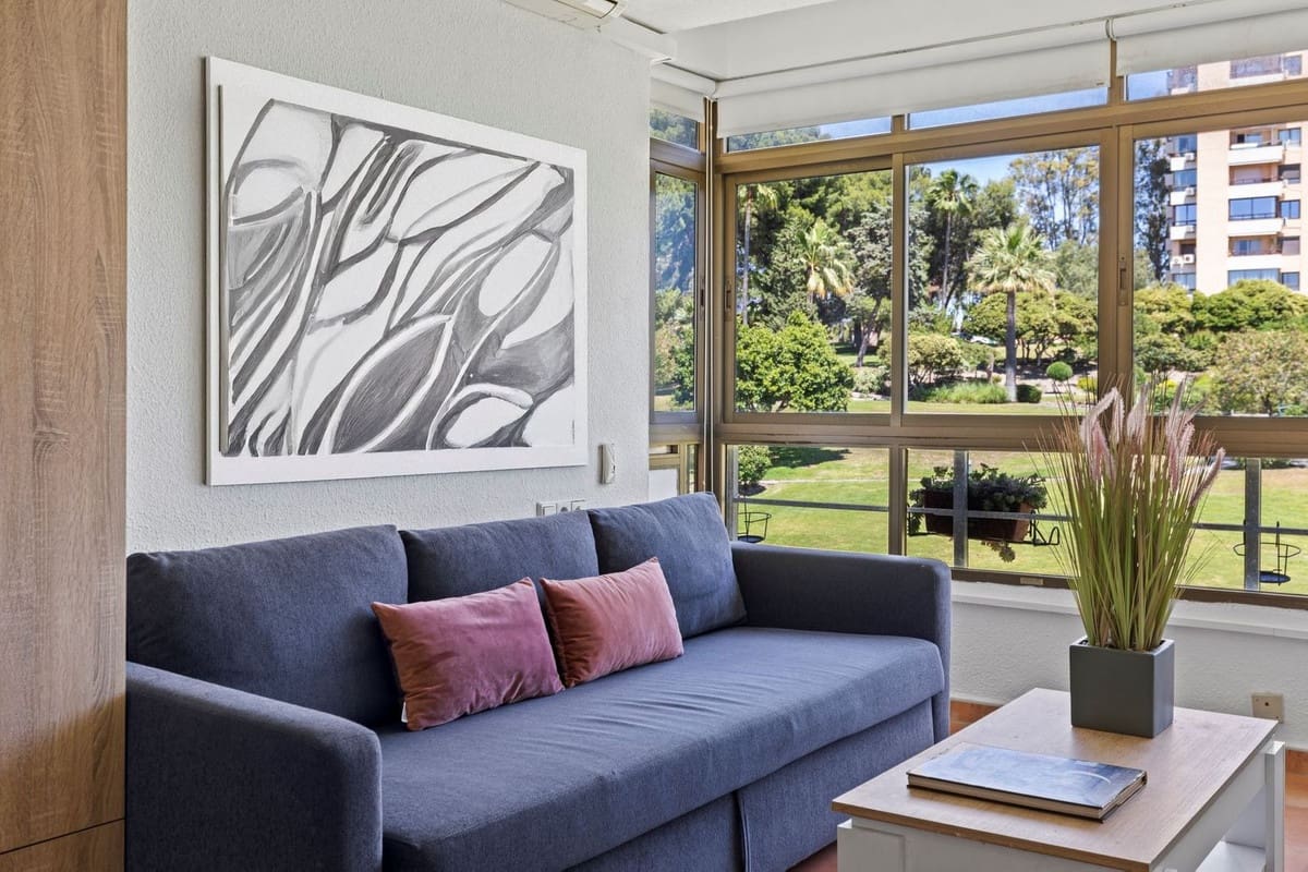 Apartment for sale in Nueva Andalucia - € 185,000 (Ref: 9080819)