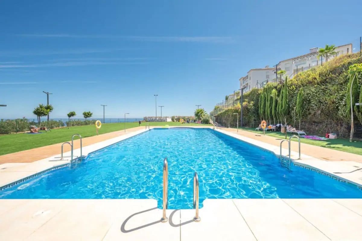 2 soveværelse Lejlighed til salg i Manilva - € 215.000 (Ref: 9080821)