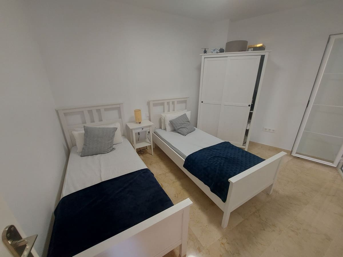 2 soveværelse Lejlighed til salg i Manilva - € 215.000 (Ref: 9080821)