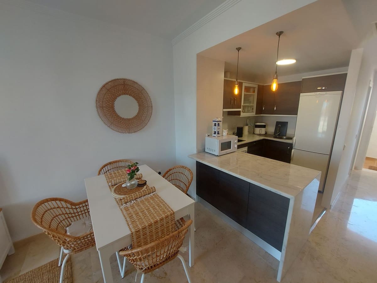 2 soveværelse Lejlighed til salg i Manilva - € 215.000 (Ref: 9080821)