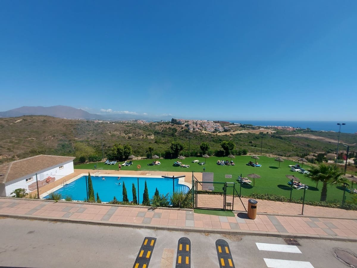 2 soveværelse Lejlighed til salg i Manilva - € 215.000 (Ref: 9080821)