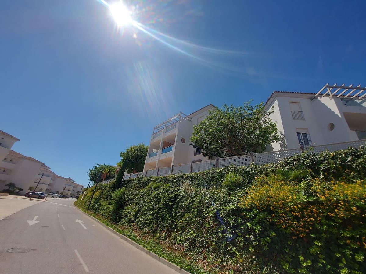 2 soveværelse Lejlighed til salg i Manilva - € 215.000 (Ref: 9080821)