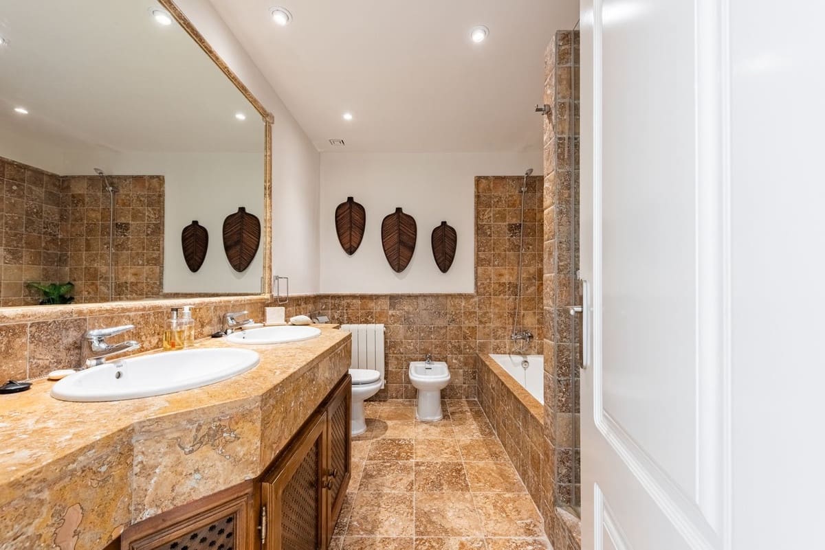 3 soveværelse Lejlighed til salg i Los Flamingos med garage - € 1.190.000 (Ref: 9080840)