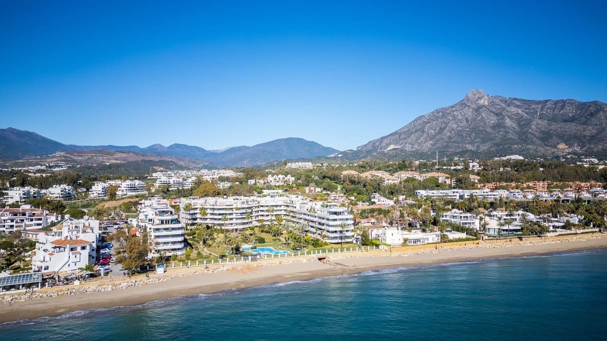 2 bedroom Apartment for sale in Golden Mile with garage - € 2,290,000 (Ref: 9080841)