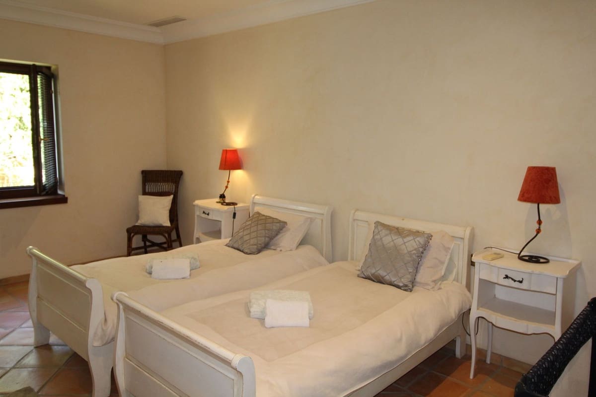 5 soverom Villa til salgs i Sotogrande med garasje - € 2 300 000 (Ref: 9080842)