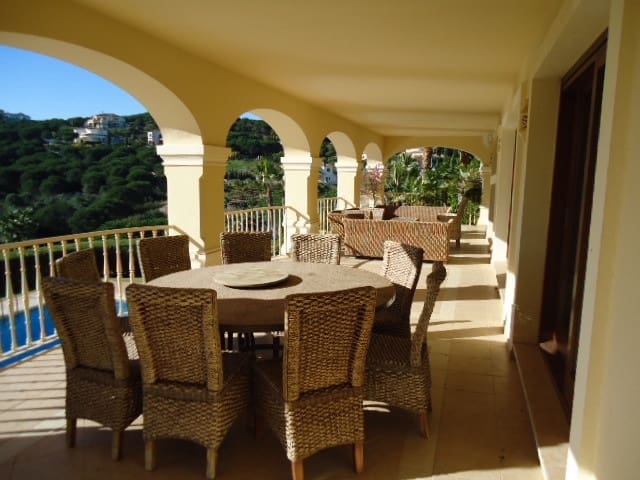 5 soverom Villa til salgs i Sotogrande med garasje - € 2 300 000 (Ref: 9080842)