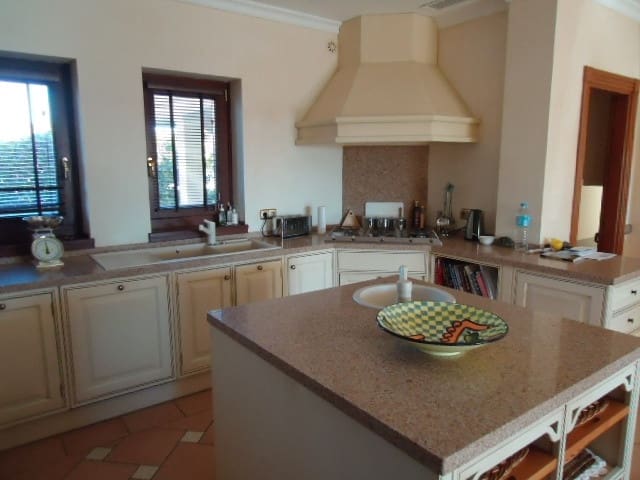 5 soverom Villa til salgs i Sotogrande med garasje - € 2 300 000 (Ref: 9080842)