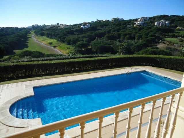 5 quarto Moradia para venda em Sotogrande Alto, San Roque com garagem - 2 300 000 € (Ref: 9080842)