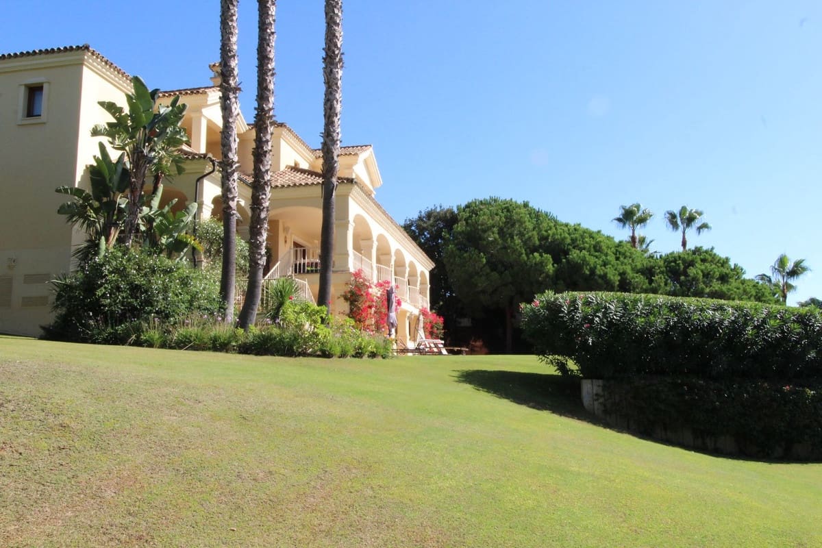 5 soverom Villa til salgs i Sotogrande med garasje - € 2 300 000 (Ref: 9080842)