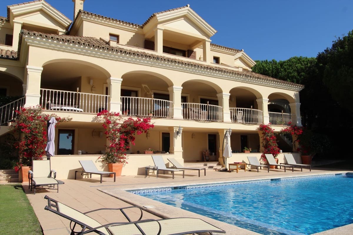 5 soverom Villa til salgs i Sotogrande med garasje - € 2 300 000 (Ref: 9080842)