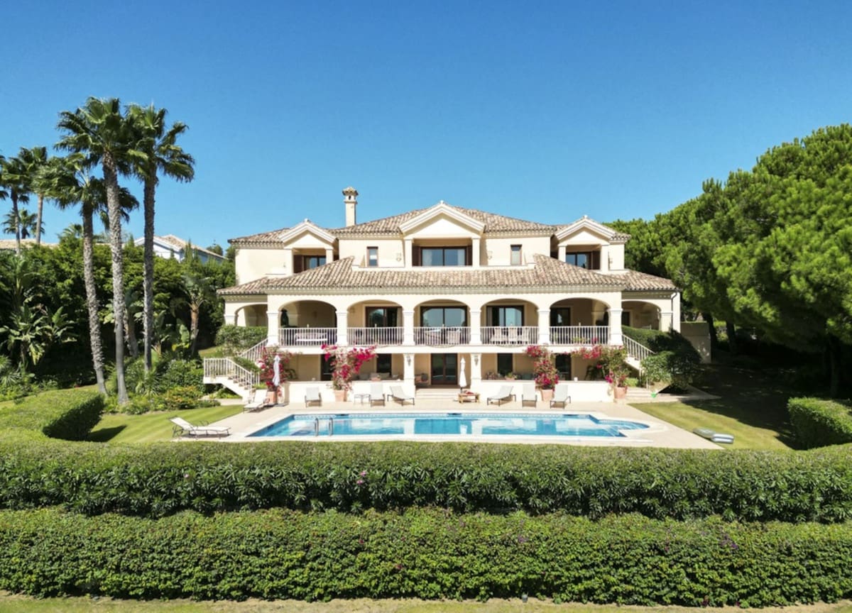 5 soverom Villa til salgs i Sotogrande med garasje - € 2 300 000 (Ref: 9080842)