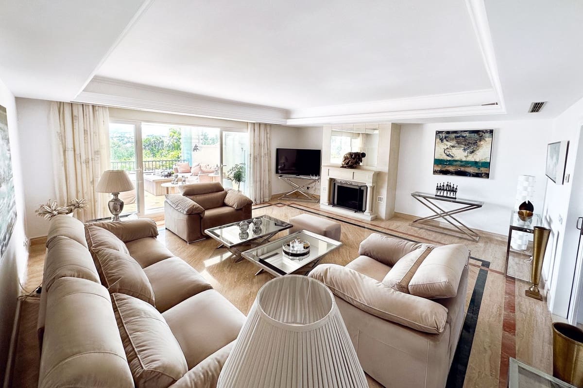 3 bedroom Apartment for sale in Golden Mile - € 2,100,000 (Ref: 9080843)