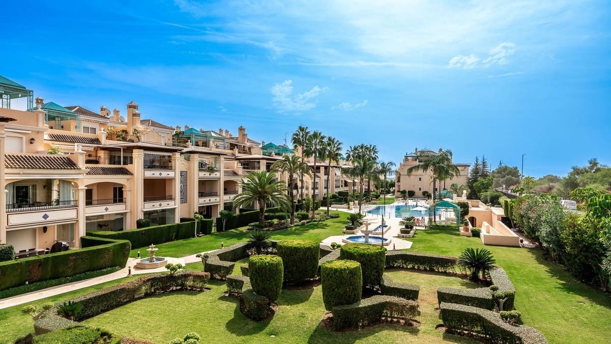 3 bedroom Apartment for sale in Golden Mile - € 2,100,000 (Ref: 9080843)