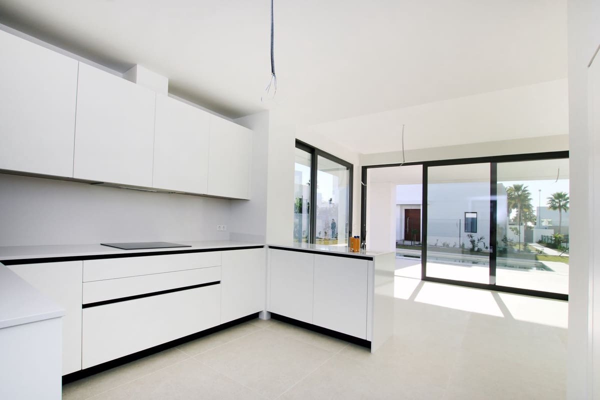 4 sypialnia Willa na sprzedaż w Rio Real - 2 300 000 € (Ref: 9080844)