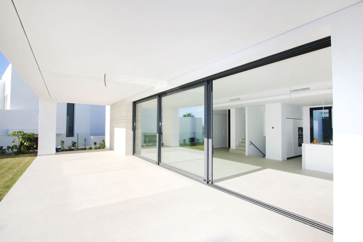 4 sypialnia Willa na sprzedaż w Rio Real - 2 300 000 € (Ref: 9080844)