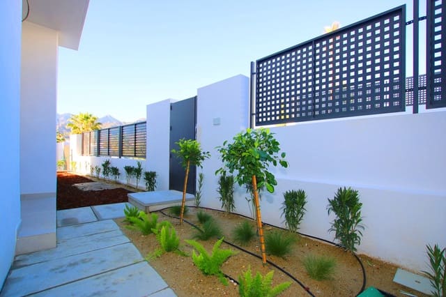 4 sypialnia Willa na sprzedaż w Río Real, Marbella - 2 300 000 € (Ref: 9080844)