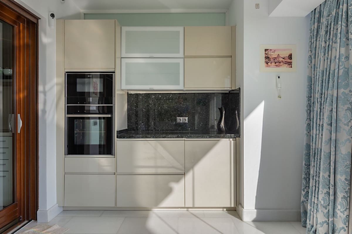 3 soveværelse Lejlighed til salg i Estepona - € 2.020.000 (Ref: 9080845)