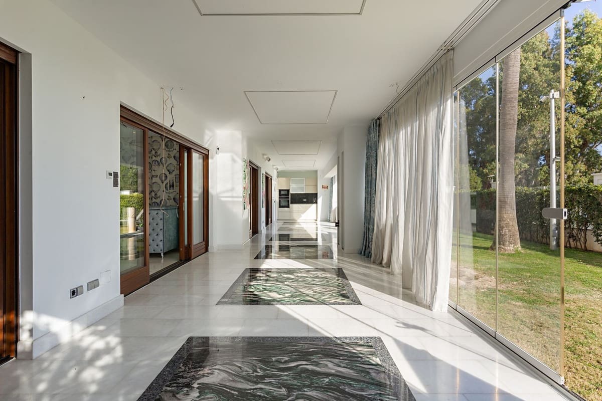 3 soveværelse Lejlighed til salg i Estepona - € 2.020.000 (Ref: 9080845)