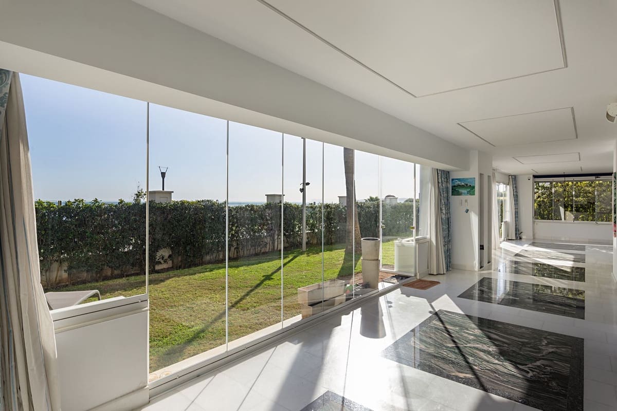 3 soveværelse Lejlighed til salg i Estepona - € 2.020.000 (Ref: 9080845)