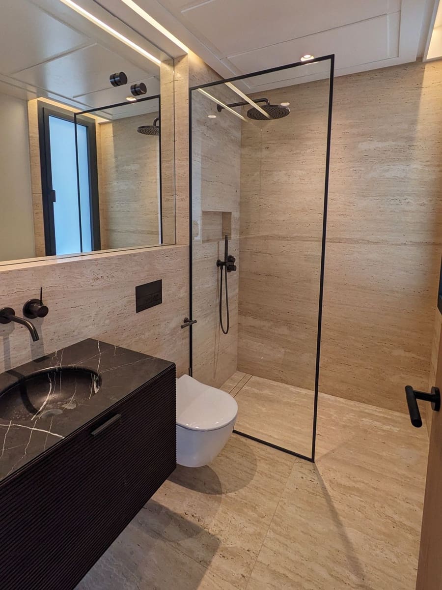 2 bedroom Apartment for sale in Estepona with garage - € 2,310,000 (Ref: 9080846)