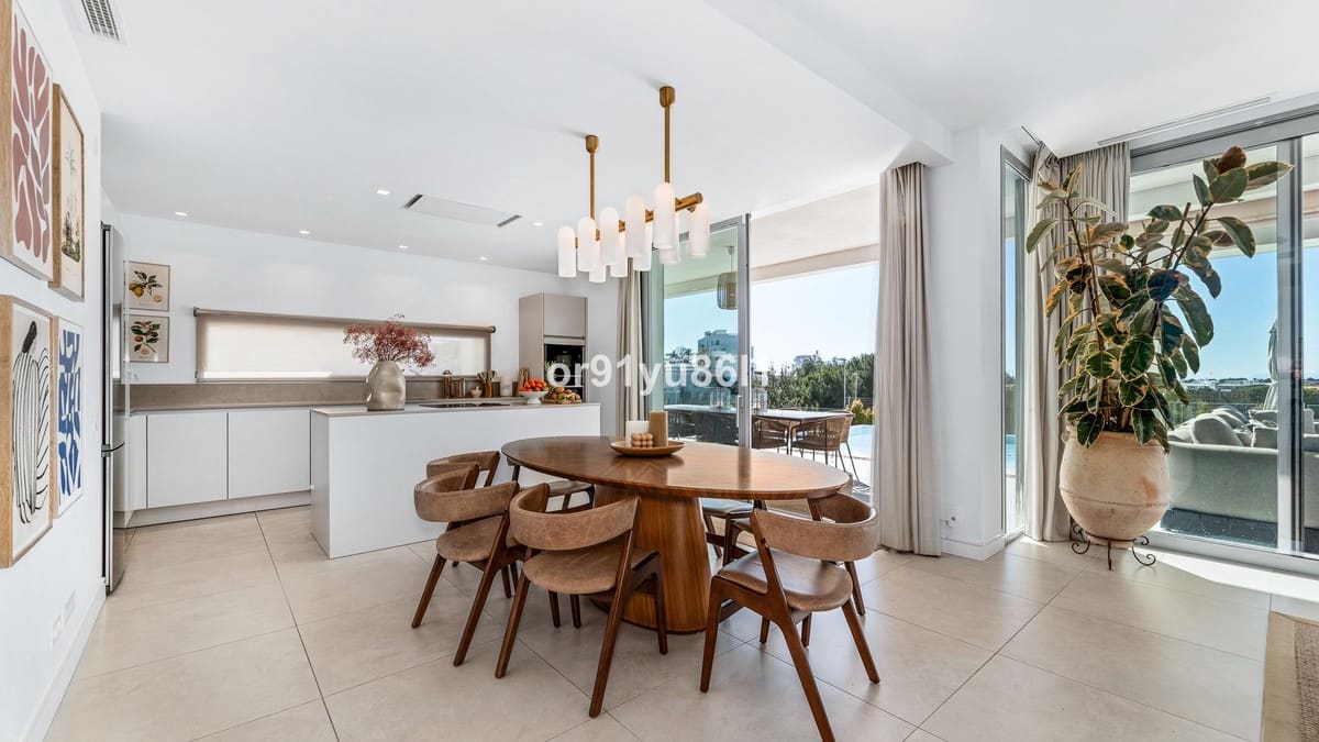 4 sypialnia Willa na sprzedaż w Marbella - 2 390 000 € (Ref: 9080847)