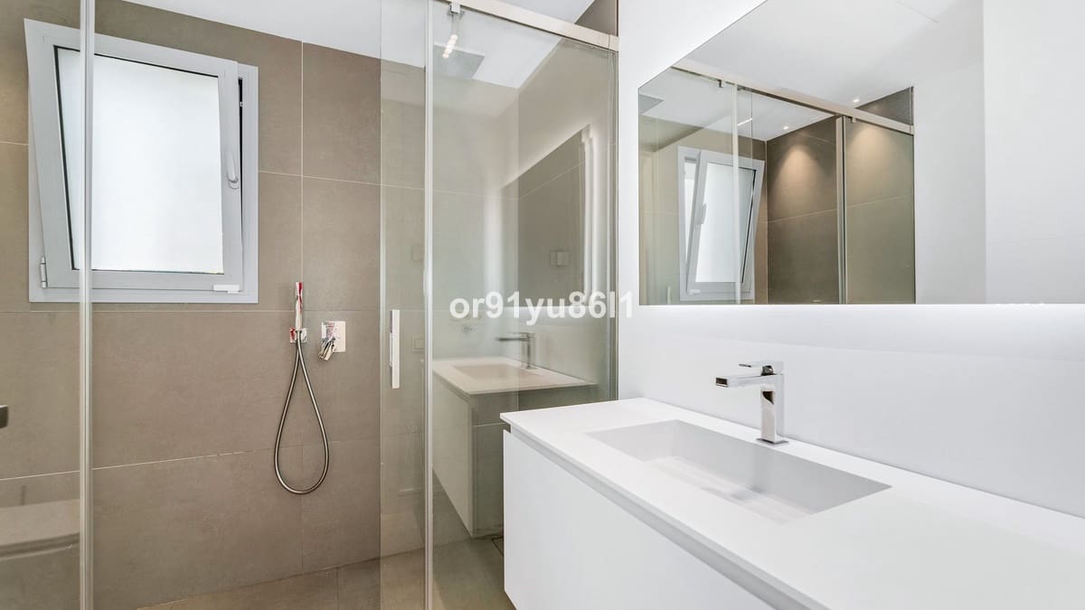 4 sypialnia Willa na sprzedaż w Marbella - 2 390 000 € (Ref: 9080847)