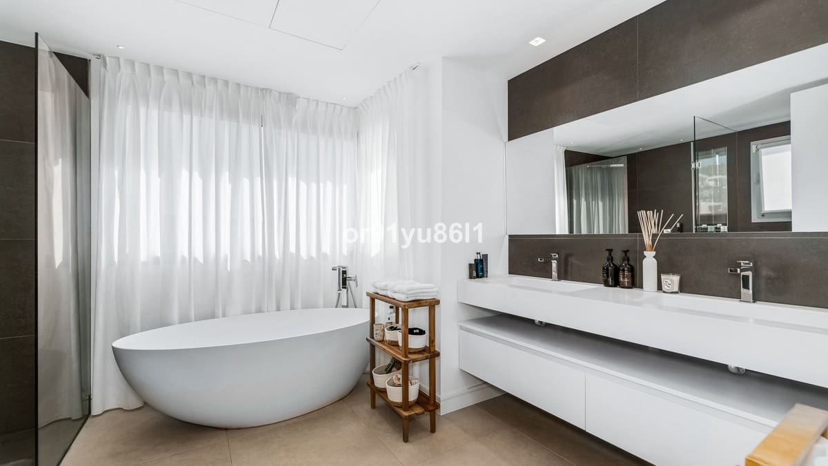 4 sypialnia Willa na sprzedaż w Marbella - 2 390 000 € (Ref: 9080847)