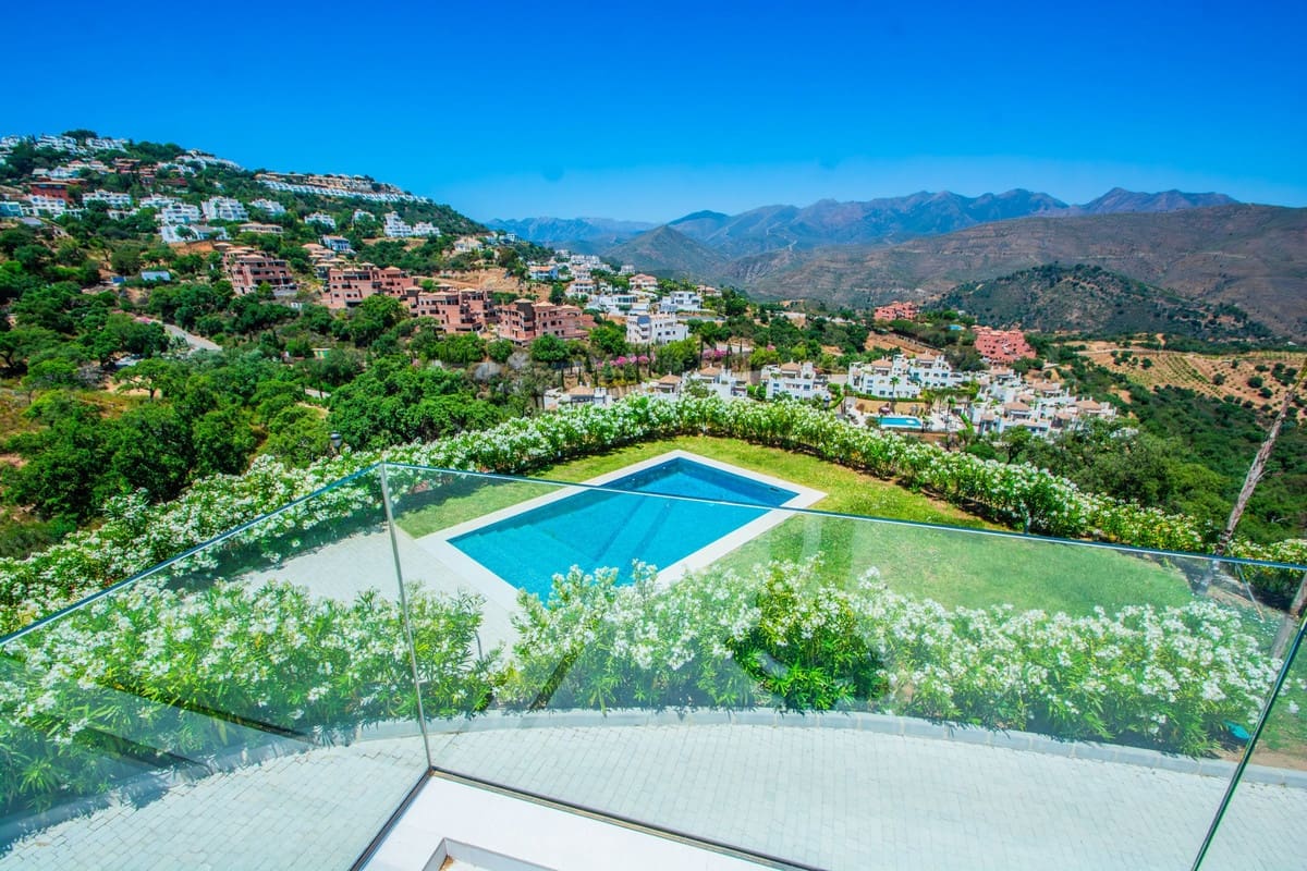 Chalet de 4 habitaciones en Marbella en venta - 2.400.000 € (Ref: 9080849)
