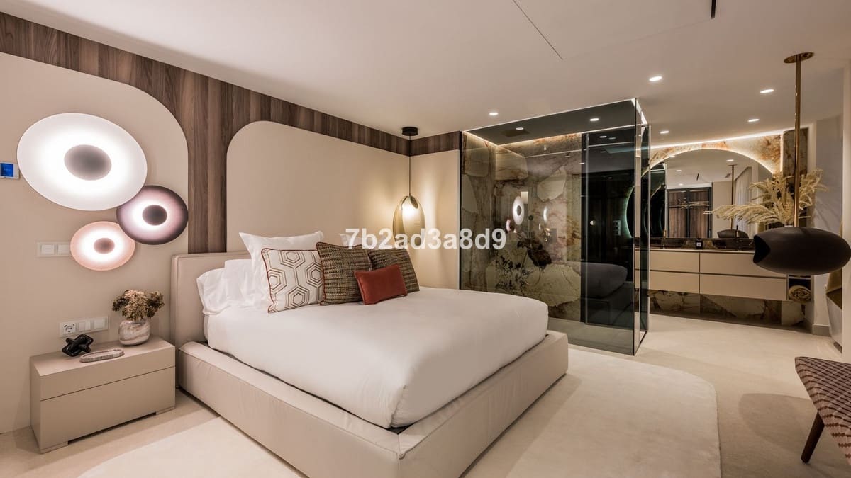 3 soverom Leilighet til salgs i Los Monteros - € 2 450 000 (Ref: 9080850)