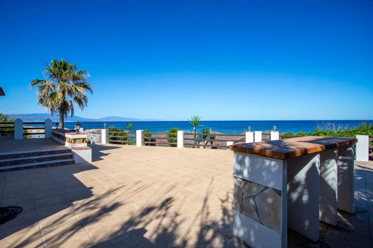 3 soveværelse Villa til salg i Punta de la Chullera med garage - € 2.749.000 (Ref: 9080852)