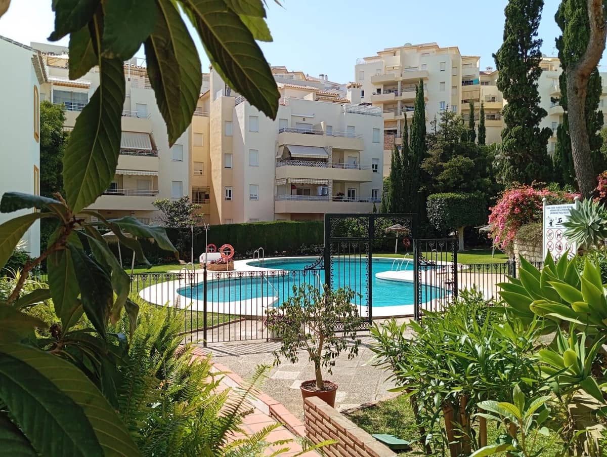 2 bedroom Apartment for sale in Riviera del Sol - € 249,950 (Ref: 9080853)