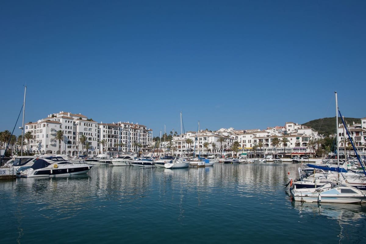 2 soverom Leilighet til salgs i La Duquesa / Puerto de la Duquesa - € 250 000 (Ref: 9080855)