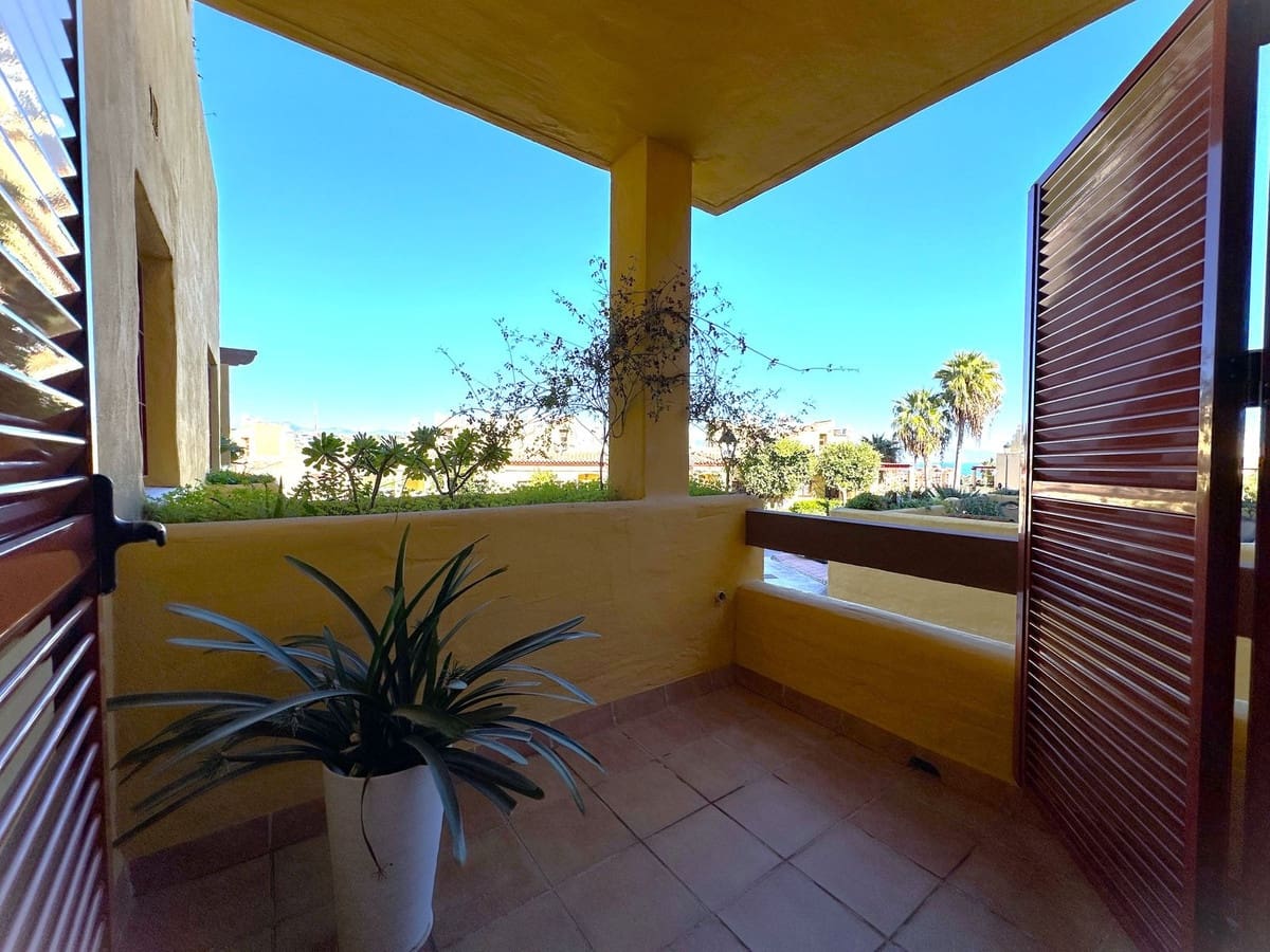 2 soverom Leilighet til salgs i La Duquesa / Puerto de la Duquesa - € 250 000 (Ref: 9080855)