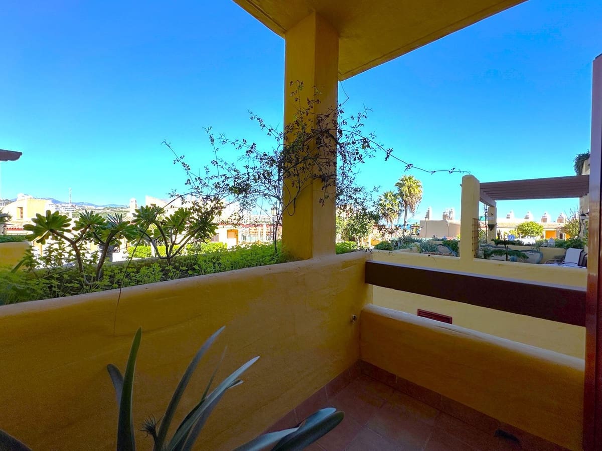 2 soverom Leilighet til salgs i La Duquesa / Puerto de la Duquesa - € 250 000 (Ref: 9080855)