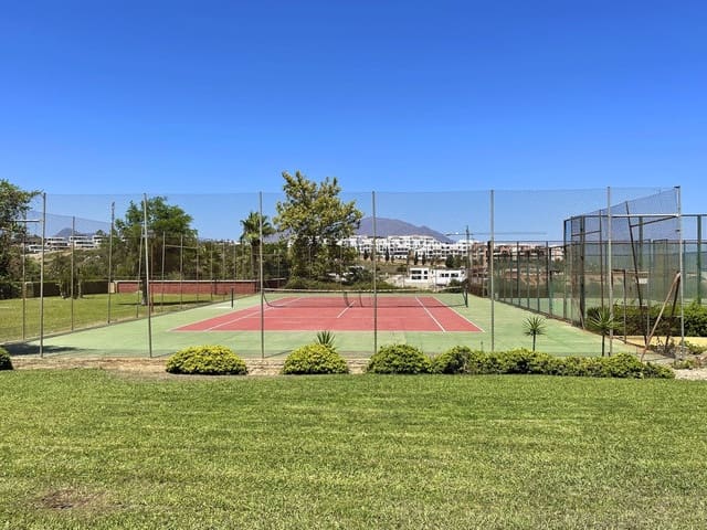 2 soverom Leilighet til salgs i La Duquesa / Puerto de la Duquesa, Manilva - € 250 000 (Ref: 9080855)