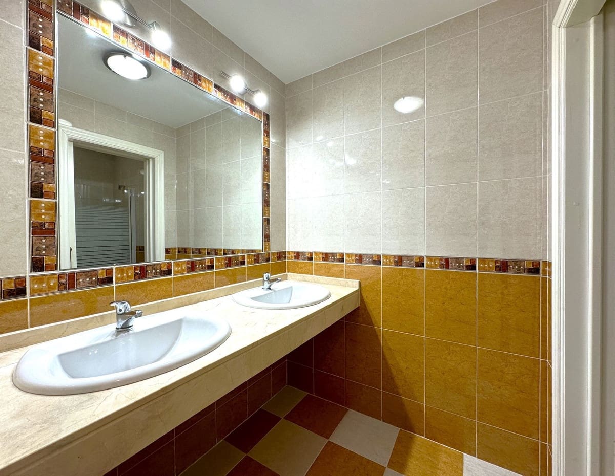 2 soverom Leilighet til salgs i La Duquesa / Puerto de la Duquesa - € 250 000 (Ref: 9080855)