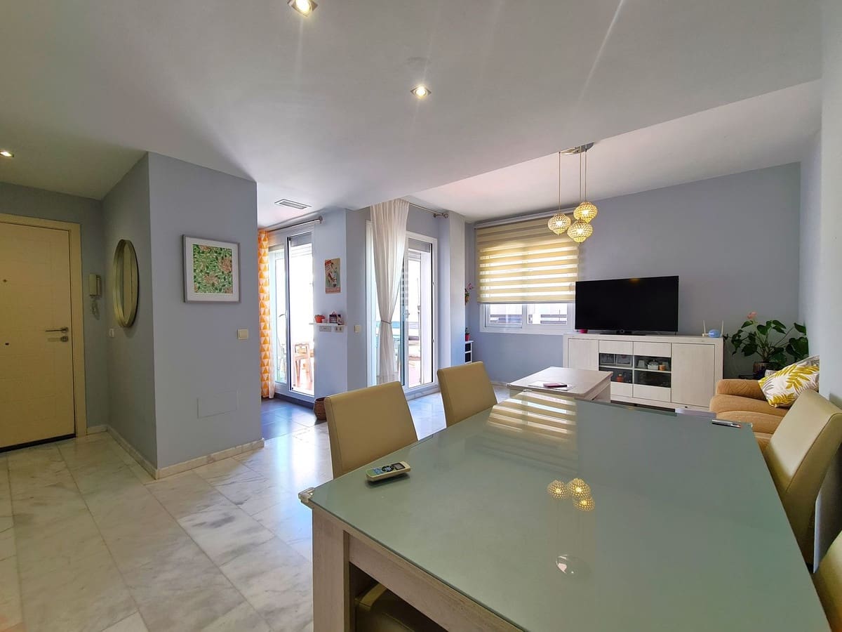 Apartamento de 2 habitaciones en Estepona en venta con garaje - 249.000 € (Ref: 9080858)