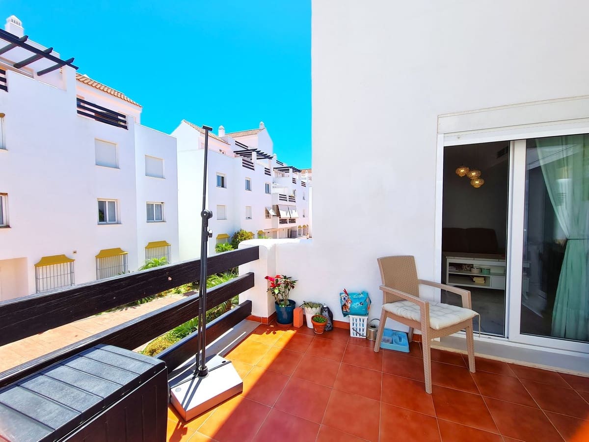 Apartamento de 2 habitaciones en Estepona en venta con garaje - 249.000 € (Ref: 9080858)