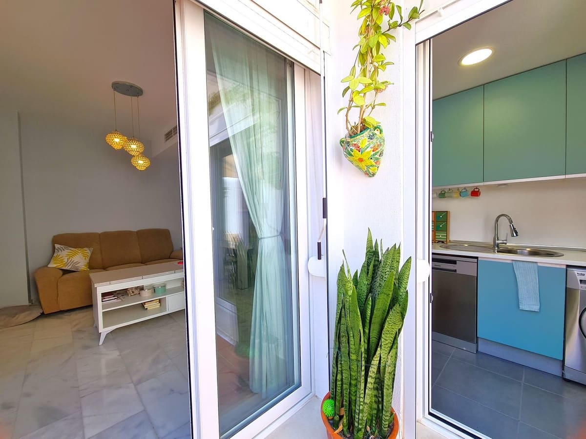 Apartamento de 2 habitaciones en Estepona en venta con garaje - 249.000 € (Ref: 9080858)