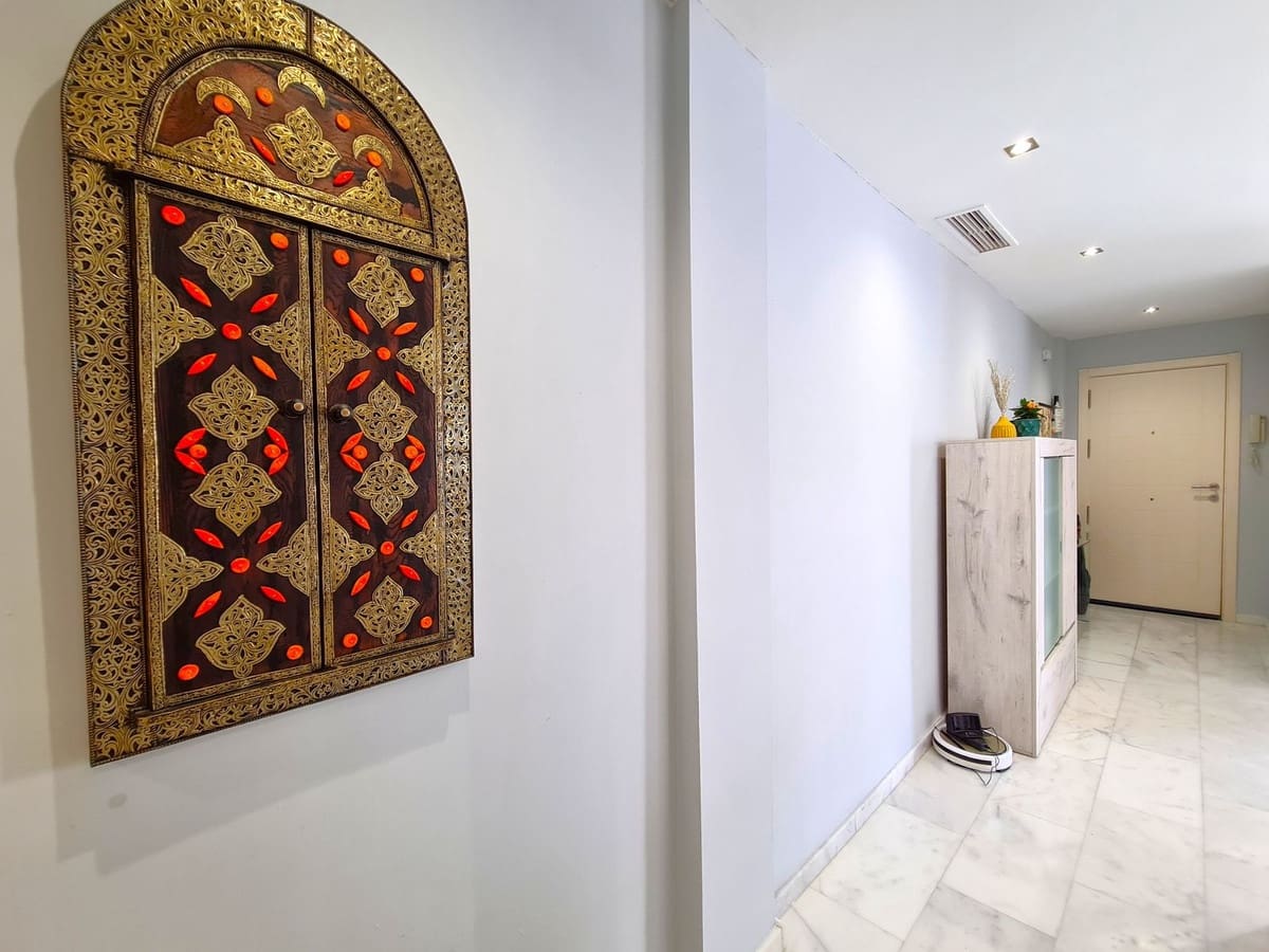 Apartamento de 2 habitaciones en Estepona en venta con garaje - 249.000 € (Ref: 9080858)