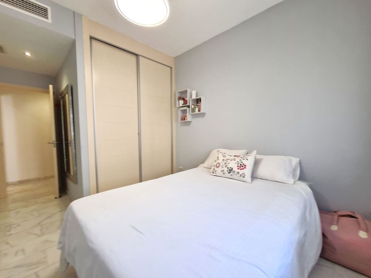 Apartamento de 2 habitaciones en Estepona en venta con garaje - 249.000 € (Ref: 9080858)