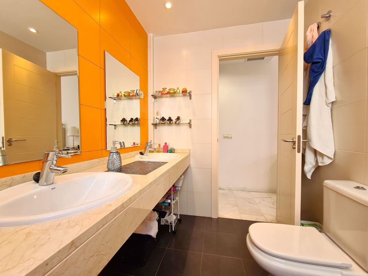 Apartamento de 2 habitaciones en Estepona en venta con garaje - 249.000 € (Ref: 9080858)