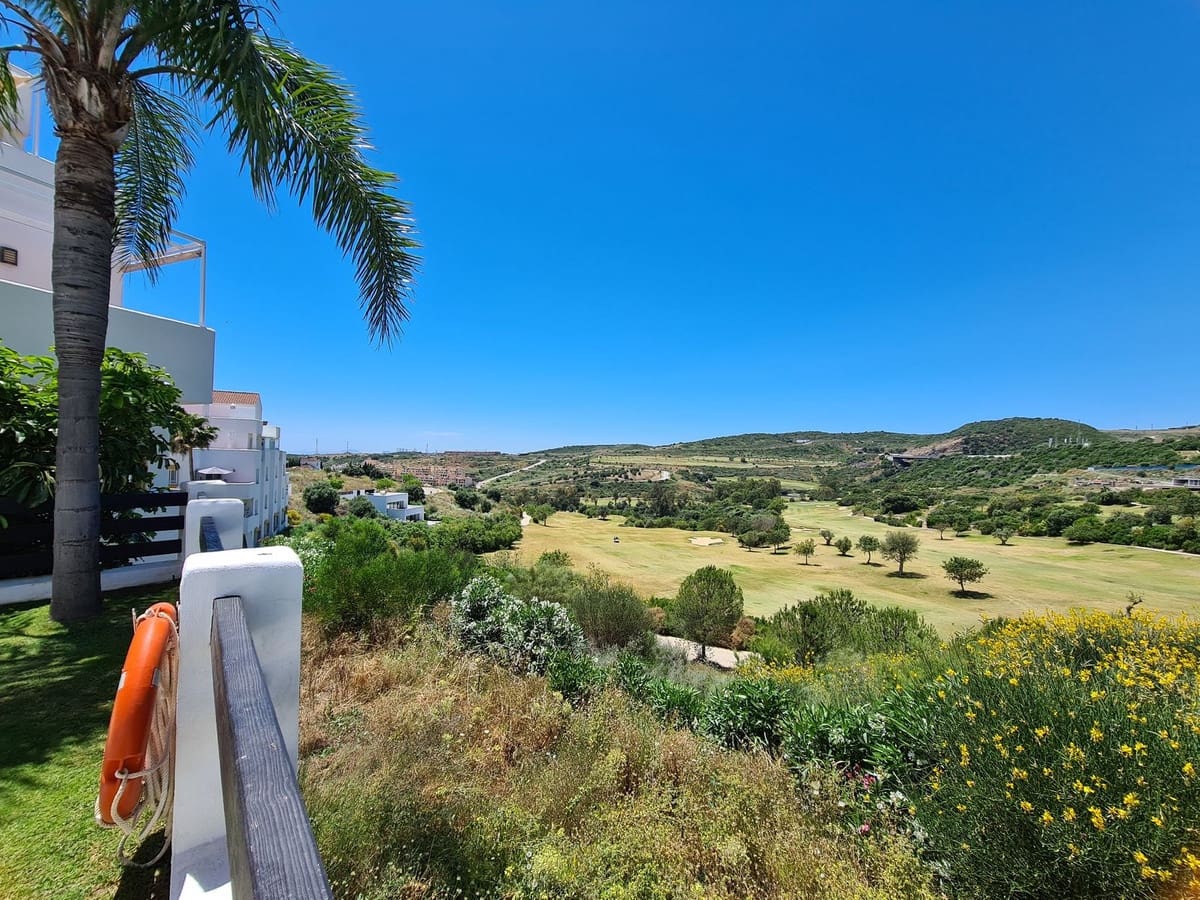 Apartamento de 2 habitaciones en Estepona en venta con garaje - 249.000 € (Ref: 9080858)