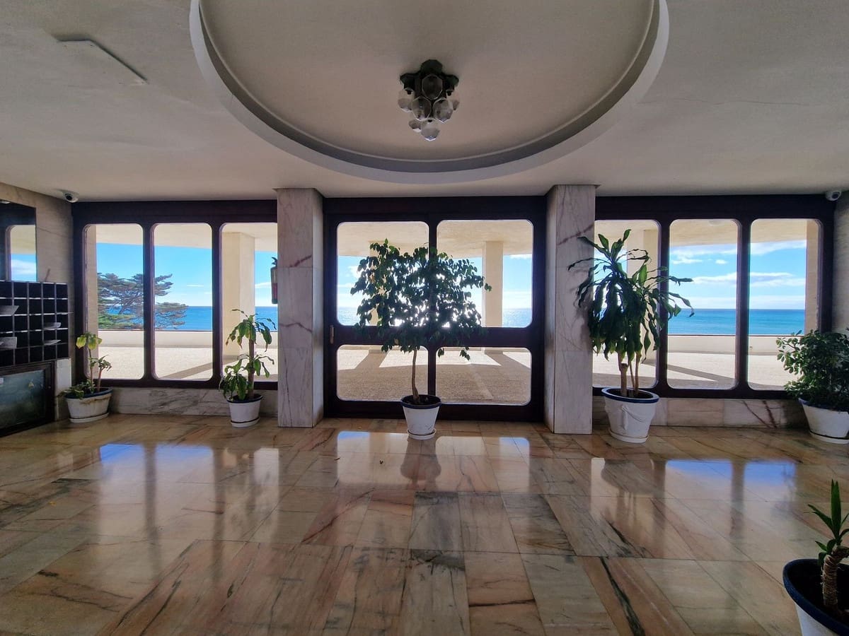 Apartment for sale in Riviera del Sol - € 249,000 (Ref: 9080862)