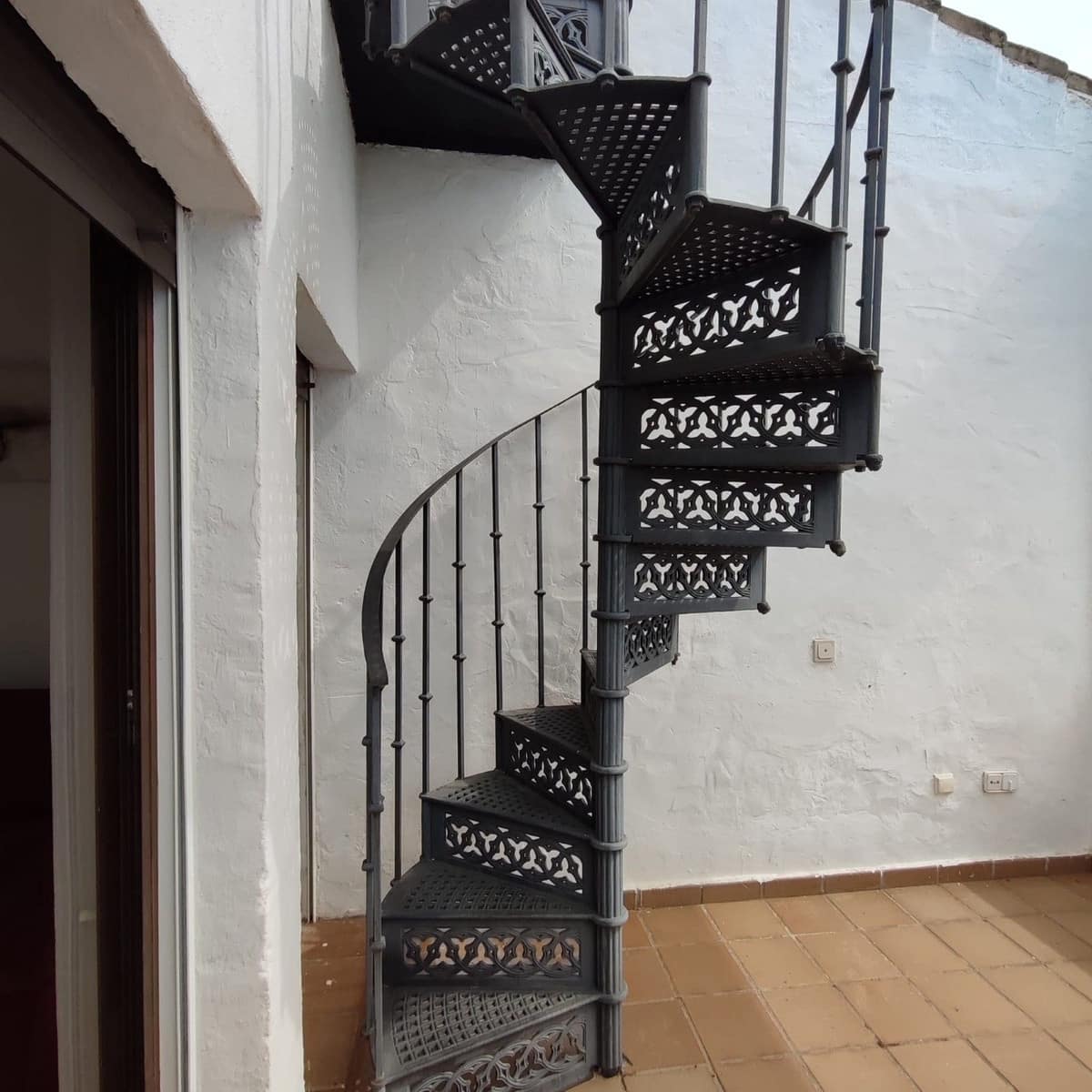 2 bedroom Apartment for sale in La Duquesa / Puerto de la Duquesa - € 245,000 (Ref: 9080864)