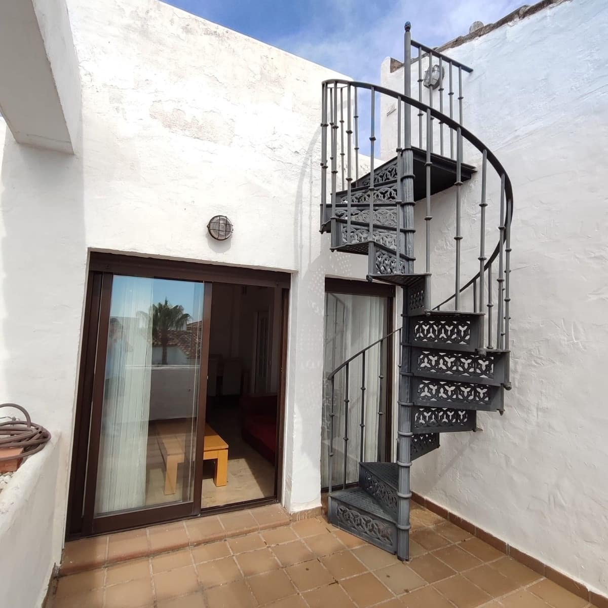 2 bedroom Apartment for sale in La Duquesa / Puerto de la Duquesa - € 245,000 (Ref: 9080864)