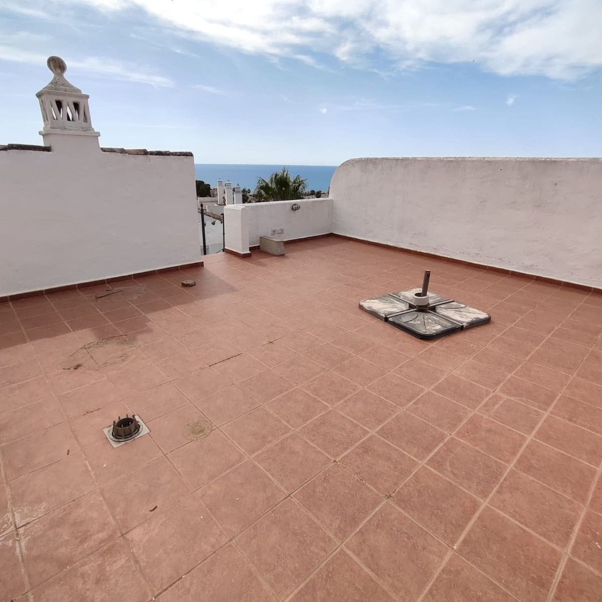 2 bedroom Apartment for sale in La Duquesa / Puerto de la Duquesa - € 245,000 (Ref: 9080864)