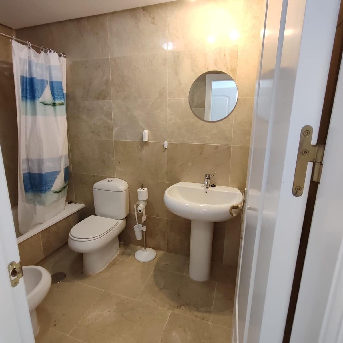 2 bedroom Apartment for sale in La Duquesa / Puerto de la Duquesa - € 245,000 (Ref: 9080864)